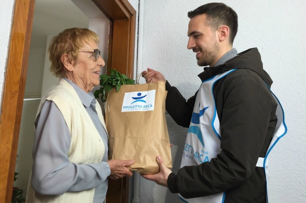  Prendersi cura degli anziani, partendo dal cibo: Vota subito nel contest Aviva